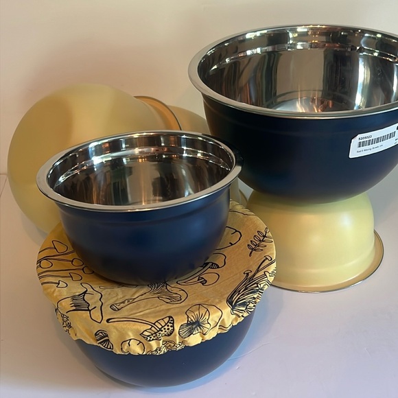 stainless steel & matte Ink blue 1.5, 3 & 5 quart set of 3 bowls-NWT - Picture 7 of 16